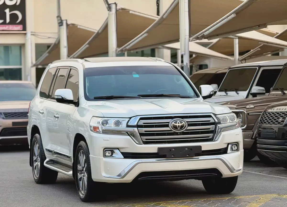 لاند كرورز VXR5.7Pristine Toyota Land Cruiser VXR 2017 | GCC Specs | Top Option-4-4