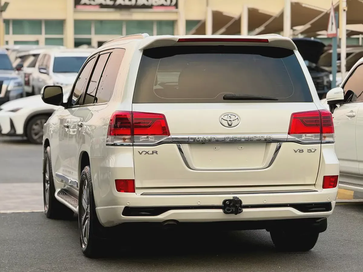 لاند كرورز VXR5.7Pristine Toyota Land Cruiser VXR 2017 | GCC Specs | Top Option-7-7