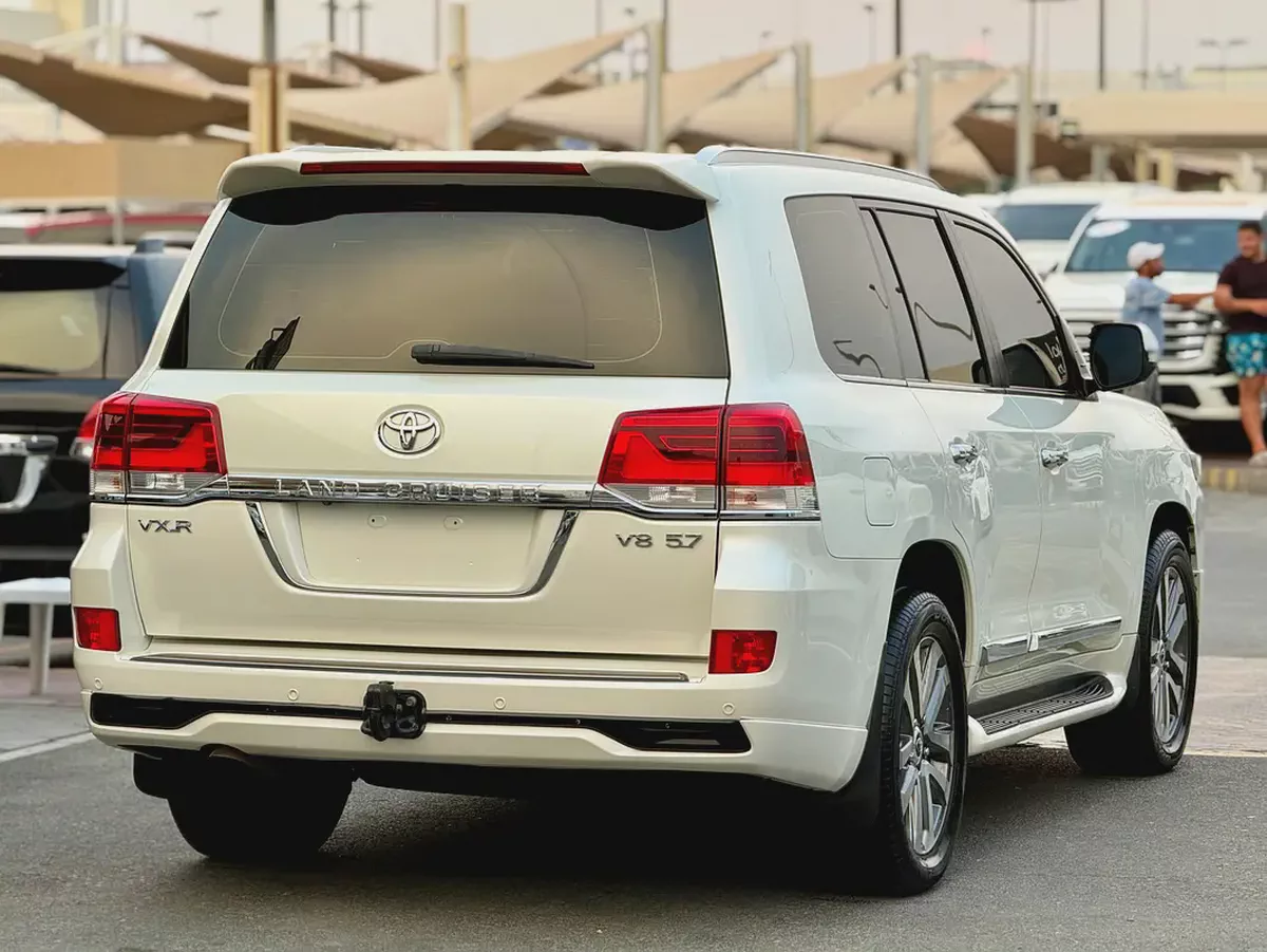 لاند كرورز VXR5.7Pristine Toyota Land Cruiser VXR 2017 | GCC Specs | Top Option-8-8