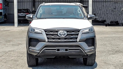 Toyota Fortuner TOYOTA FORTUNER 2.7L 4WD PETROL 2025-1