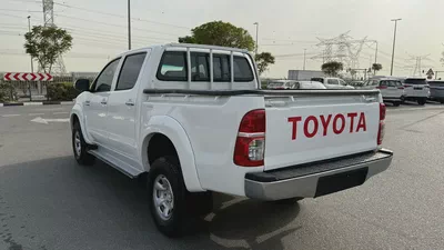 Toyota Hilux 2014 2.7L 4x4 Double Cab DLS | GCC Specs ,-1