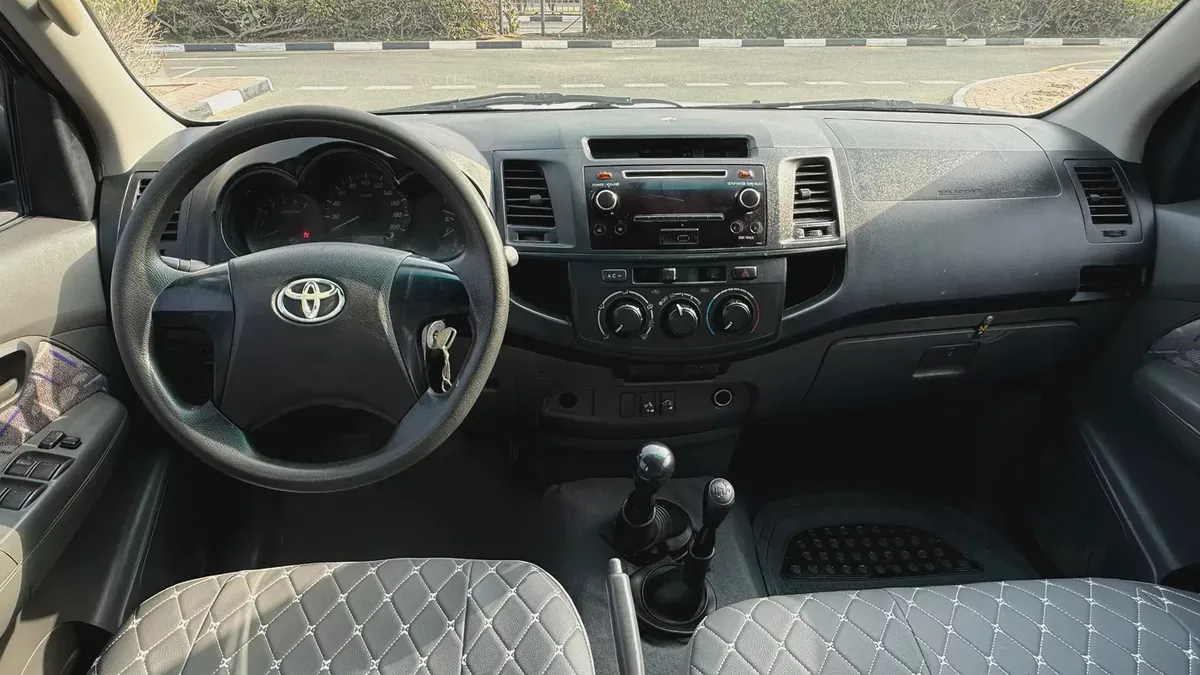 Toyota Hilux 2014 2.7L 4x4 Double Cab DLS | GCC Specs ,-10-10