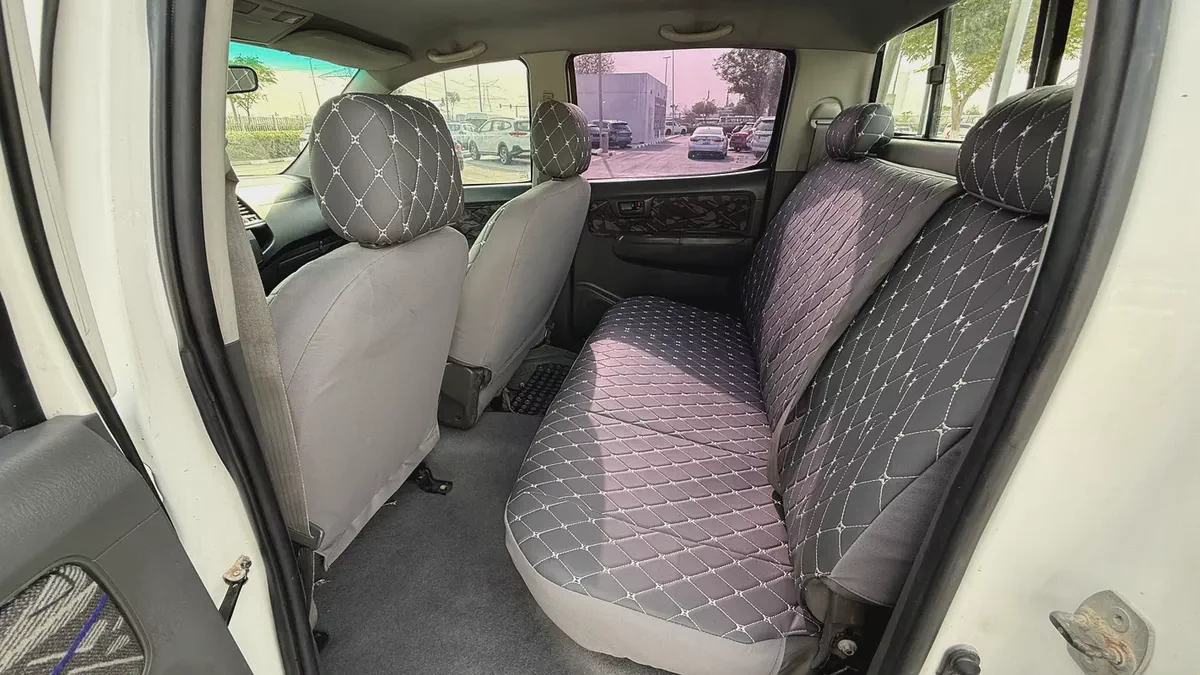 Toyota Hilux 2014 2.7L 4x4 Double Cab DLS | GCC Specs ,-8-8