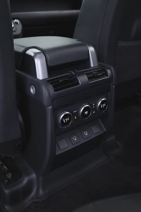 DEFENDER 110 V8 EDITION P525 + FULL PPF + WARRANTY TILL 2028 WITH GE