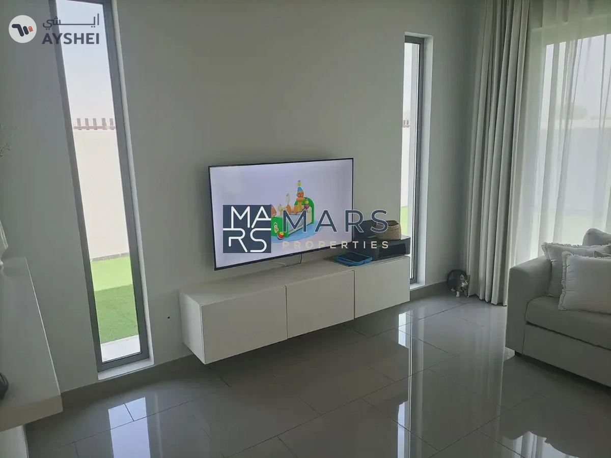 Corner Villa Ready To Move With Big Plot Size