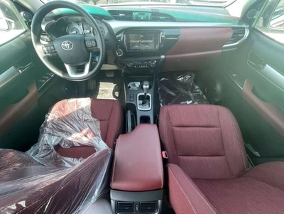 Toyota Hilux 2024 TOYOTA HILUX 2.7L petrol automatic 4x4 full option with bush start-4