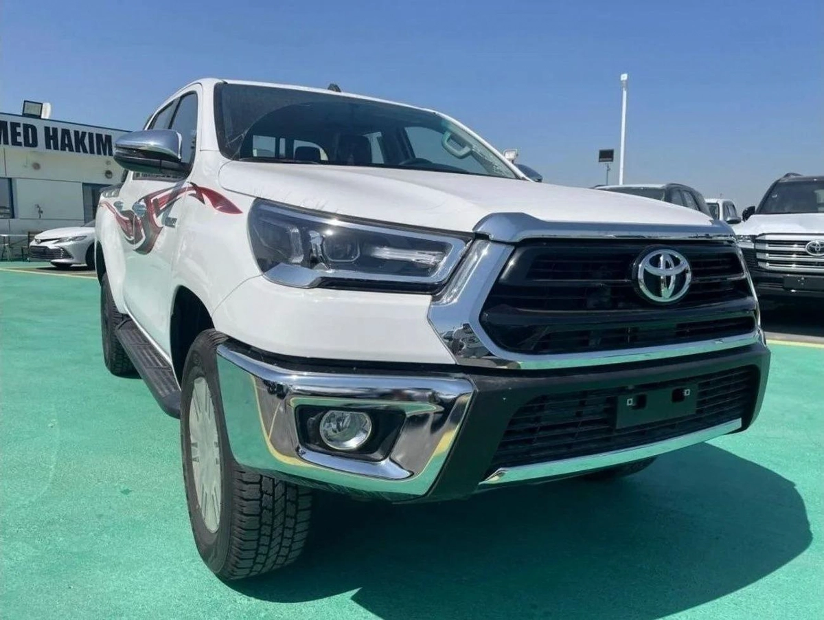 Toyota Hilux 2024 TOYOTA HILUX 2.7L petrol automatic 4x4 full option with bush start-2-2