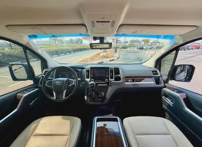 Toyota Granvia Premium 2023 | GCC Specs-10