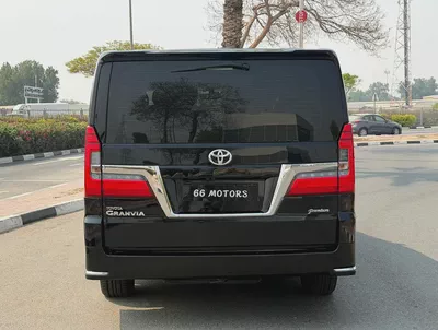 Toyota Granvia Premium 2023 | GCC Specs-5