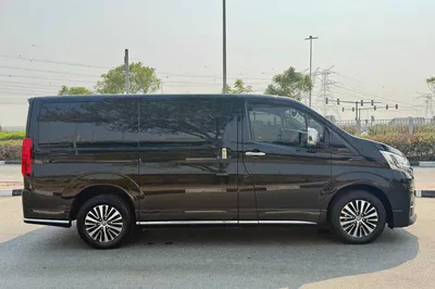 Toyota Granvia Premium 2023 | GCC Specs-6