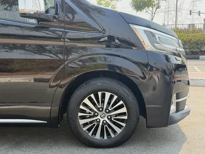 Toyota Granvia Premium 2023 | GCC Specs-7