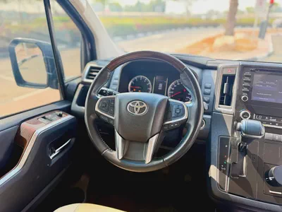Toyota Granvia Premium 2023 | GCC Specs-8