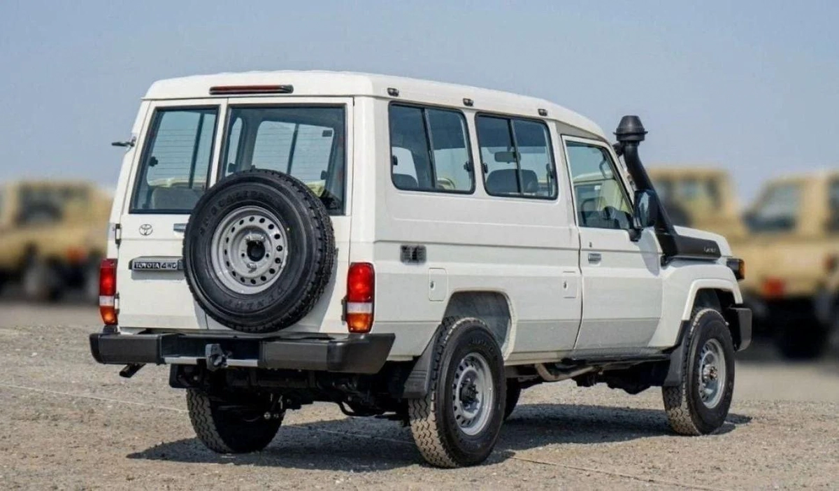 Toyota Land Cruiser 70 LC78 Hard Top 4.2D MT 3DOORS MY2025 – WHITE-5-5