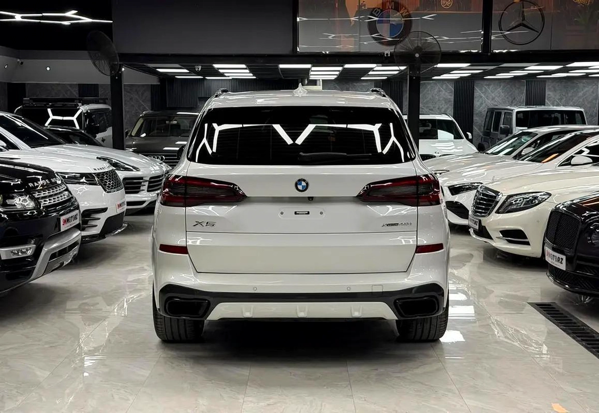 BMW Warranty 2027 or 200k | JUST Serviced (BMW) | Original Paint | GCC-7-7