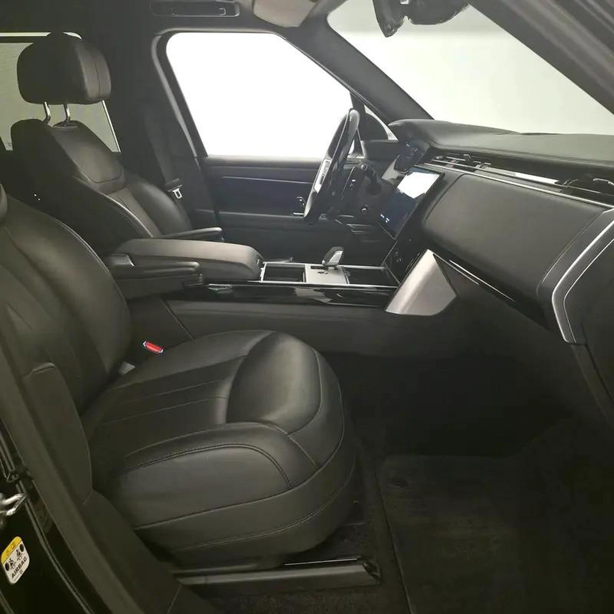 AED 7974 PM | RANGE ROVER VOGUE P550e AUTOBIOGRAPHY | 2024 | LOW KMS | 1 YEAR WARRANTY-13-13