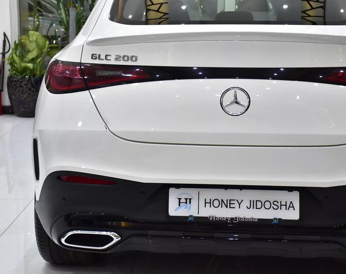 Mercedes Benz GLC200 4Matic ( 2025 Model ) in White Color GCC Specs-9-9