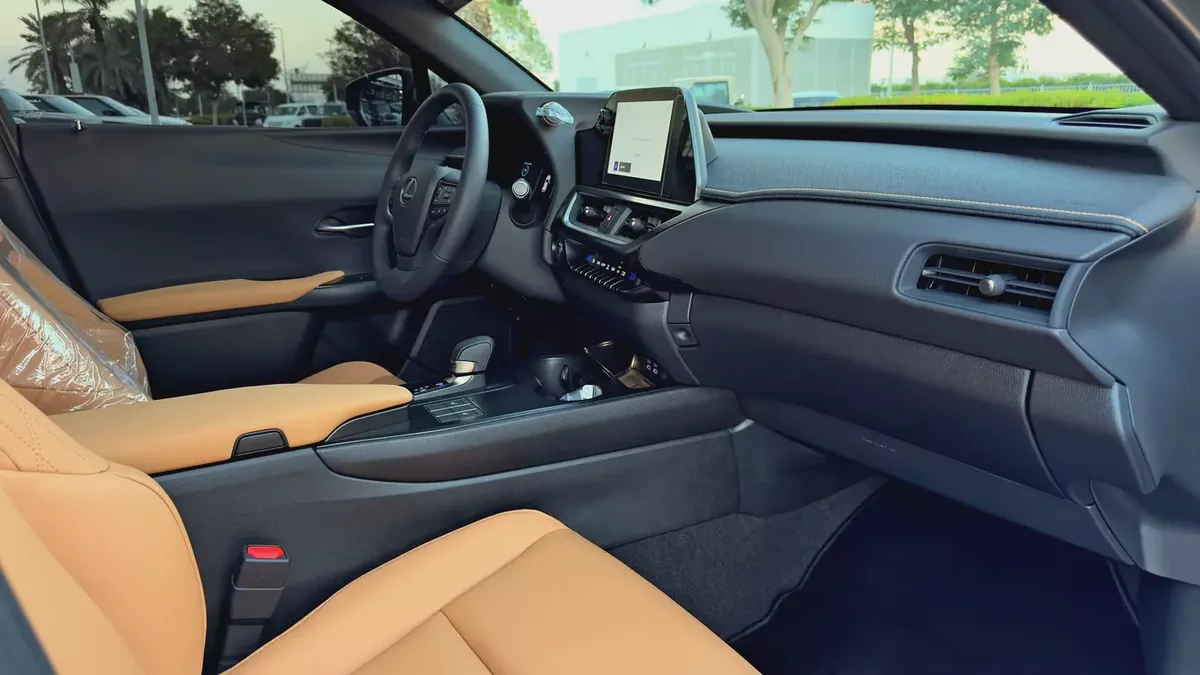 2025 Lexus UX300h, Dealer Warranty, GCC Specifications-9-9