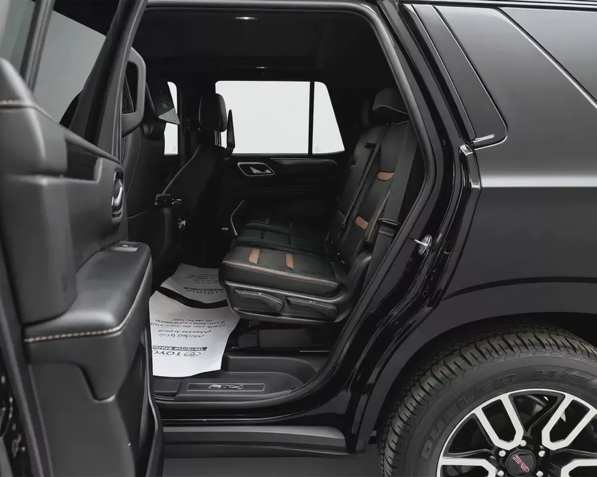 GMC Yukon AT4 2022 l GCC Specs l 2 Keys l AED 3,329 / Monthly-12-12
