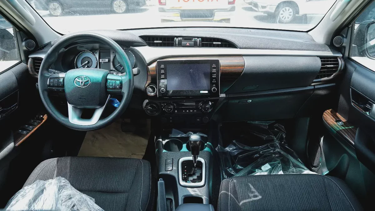 Toyota Hilux SR5 TRD 2026 GCC Specs-9-9