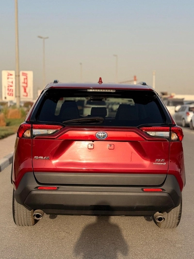 Toyota RAV4 XLE HEV Hybrid XLE 2.5L-3