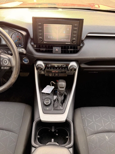 Toyota RAV4 XLE HEV Hybrid XLE 2.5L-6