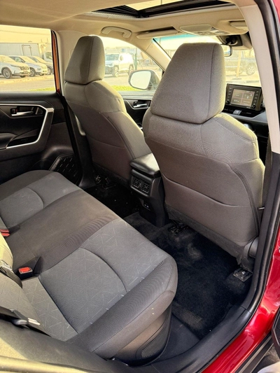 Toyota RAV4 XLE HEV Hybrid XLE 2.5L-15