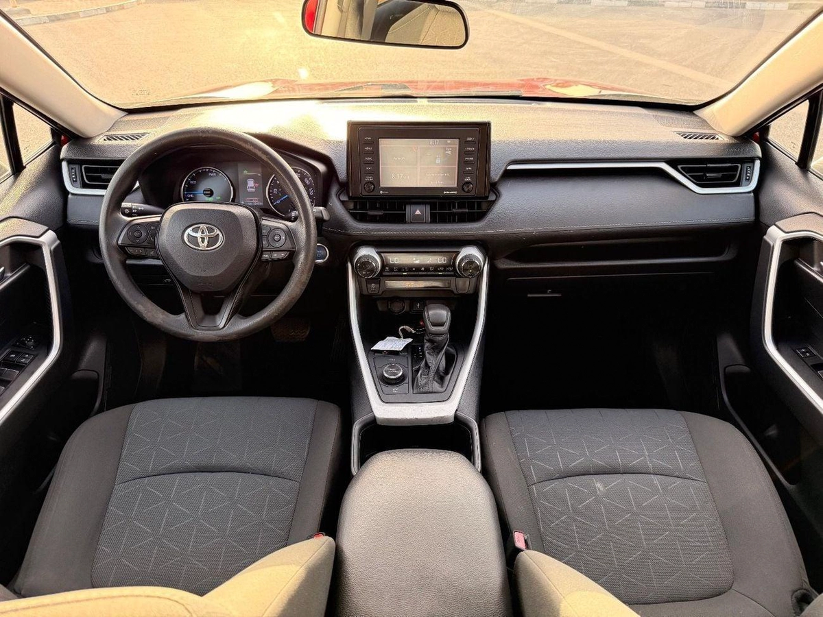 Toyota RAV4 XLE HEV Hybrid XLE 2.5L-4-4