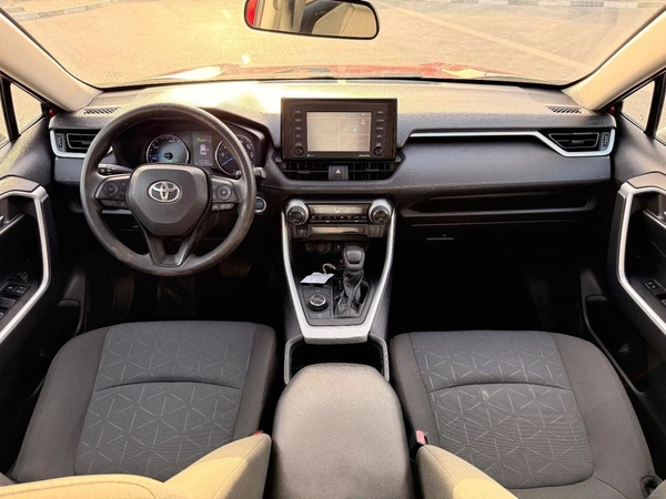 Toyota RAV4 XLE HEV Hybrid XLE 2.5L