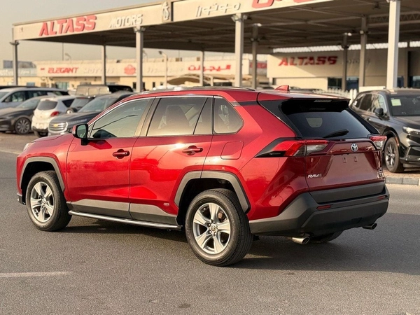Toyota RAV4 XLE HEV Hybrid XLE 2.5L