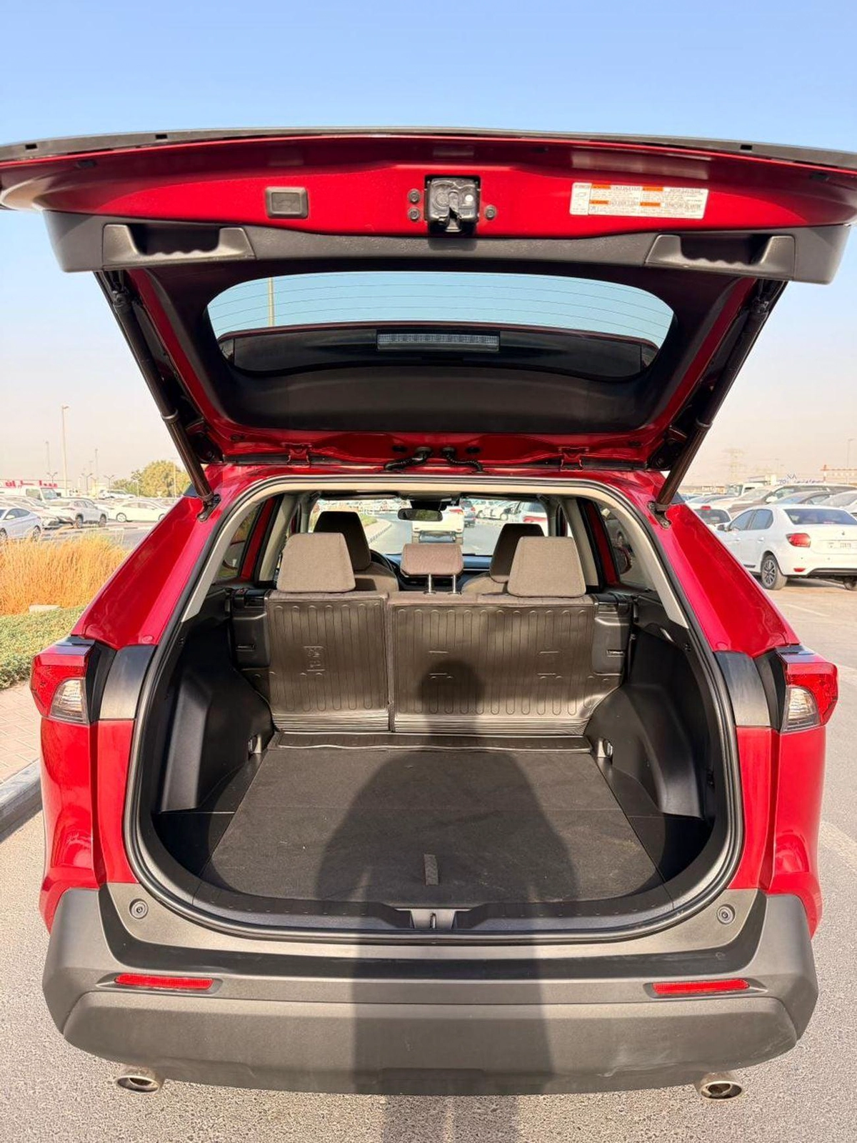 Toyota RAV4 XLE HEV Hybrid XLE 2.5L-21-21