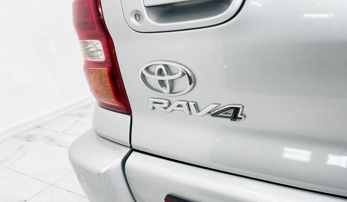 Toyota RAV4 PW CL Manual Transmission -Excellent Condition .Al- Futtaim motors-12-0