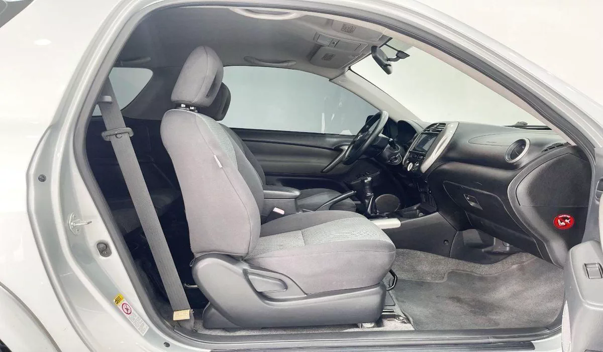 Toyota RAV4 PW CL Manual Transmission -Excellent Condition .Al- Futtaim motors-7-0