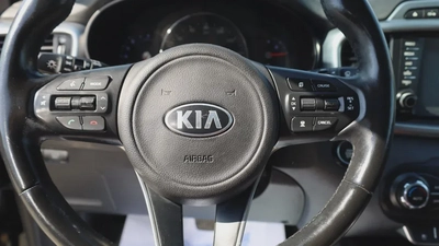 Used Kia Sorento 3.3L Full Option AWD 2017-15