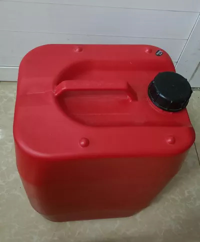 Red 20L Plastic Jerry Fuel Container-1