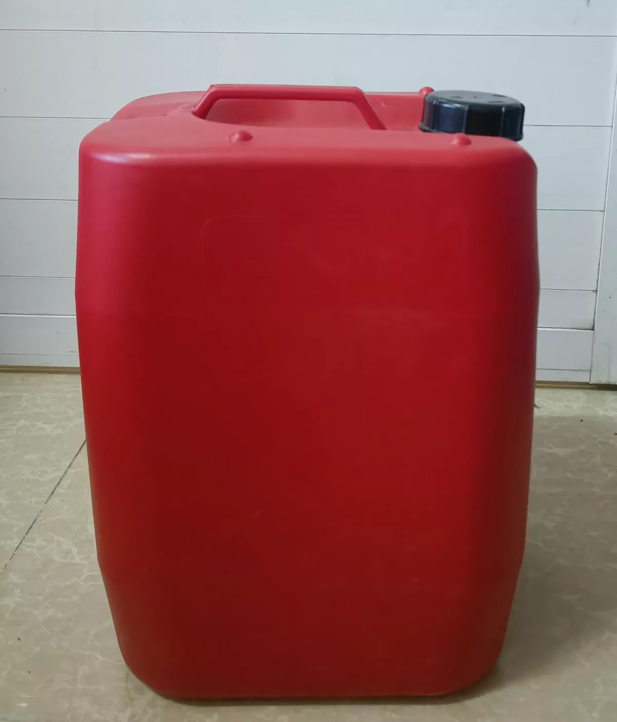 Red 20L Plastic Jerry Fuel Container