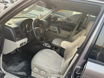Mitsubshi pajero 2013 brown color GCC calen car-6