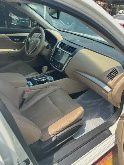 Nissan Altima 2017 SL | GCC Specs | Well Maintained-9