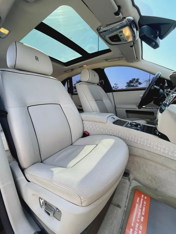 2014  Rolls Royce Ghost Dual Tone in GCC Specification