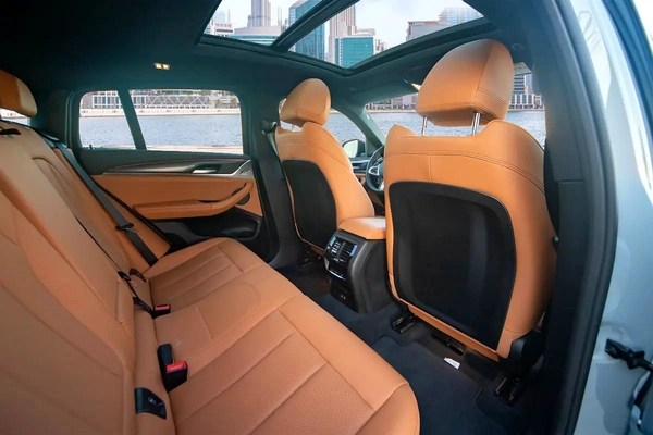 4,000 P.M | 0% Down-Payment | BMW Warranty+Service | Mega Sale Unique Color