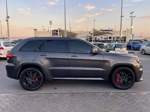 جيب شروكي SRT2019 Jeep Cherokee Sport - American Specs - Excellent Condition