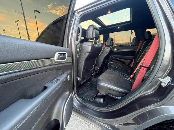 جيب شروكي SRT2019 Jeep Cherokee Sport - American Specs - Excellent Condition