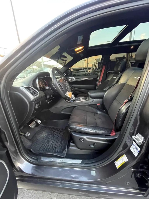 جيب شروكي SRT2019 Jeep Cherokee Sport - American Specs - Excellent Condition