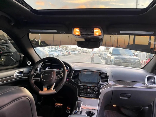 جيب شروكي SRT2019 Jeep Cherokee Sport - American Specs - Excellent Condition