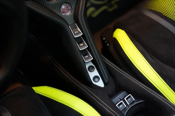McLaren 750S Spider 2024