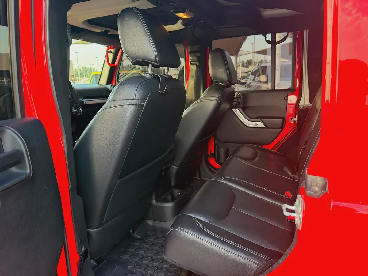 Jeep Wrangler Sahara 2017 - GCC Specs -Well Maintained-16-16