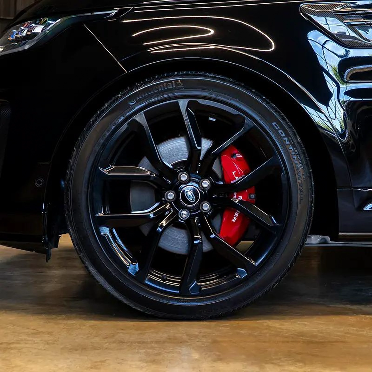 AED 4,407 pm • 0% Downpayment • Range Rover Sport SVR Carbon Edition • 1 Year Warranty-11-11