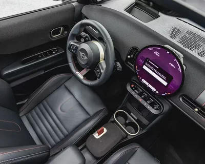 MINI COOPER S JCW KIT - 2025 - 7,000 km - GCC - AGMC WARRANTY AND SERVICE CONTRACT-9