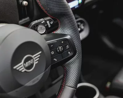 MINI COOPER S JCW KIT - 2025 - 7,000 km - GCC - AGMC WARRANTY AND SERVICE CONTRACT-12