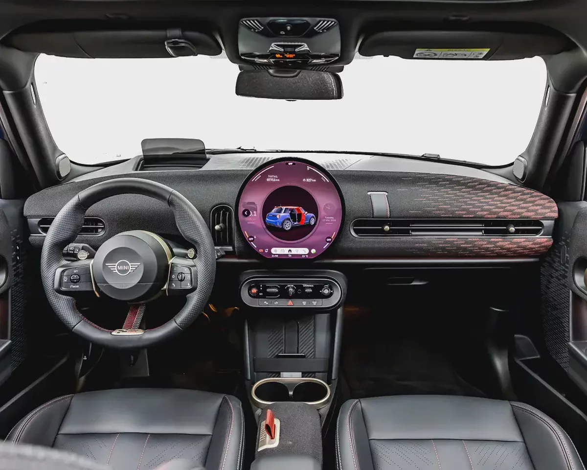 MINI COOPER S JCW KIT - 2025 - 7,000 km - GCC - AGMC WARRANTY AND SERVICE CONTRACT-6-6