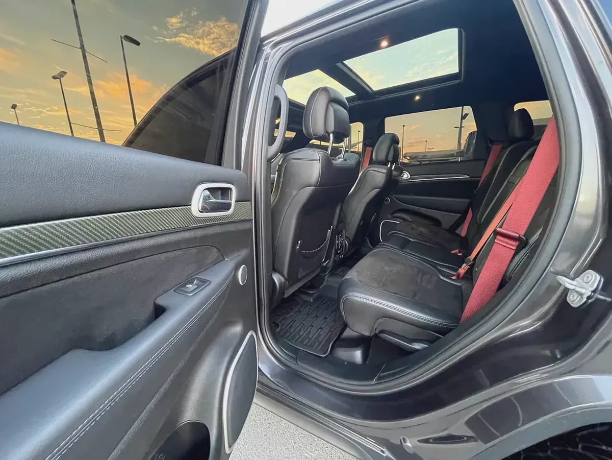 جيب شروكي SRT2019 Jeep Cherokee Sport - American Specs - Excellent Condition-12-12